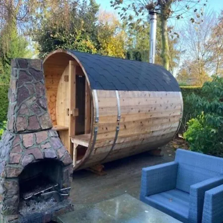 Cosy Forest With A Barrel Sauna * Voorthuizen