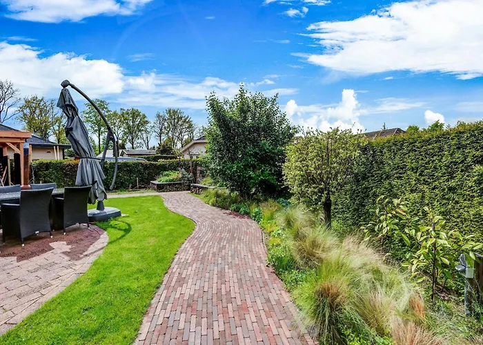 Forest With Pets * Voorthuizen